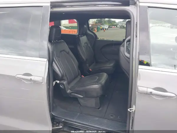 2C4RC1BG4SR541396 2025 CHRYSLER PACIFICA - Image 8