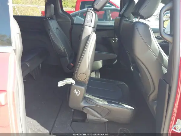 2C4RC1BG4SR584152 2025 CHRYSLER PACIFICA - Image 8