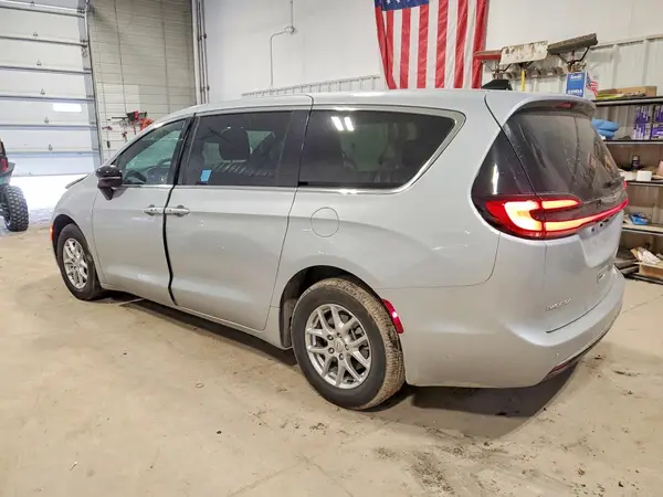 2C4RC1BG4TR155112 2026 CHRYSLER PACIFICA - Image 2