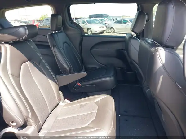 2C4RC1BG4TR180351 2026 CHRYSLER PACIFICA - Image 8