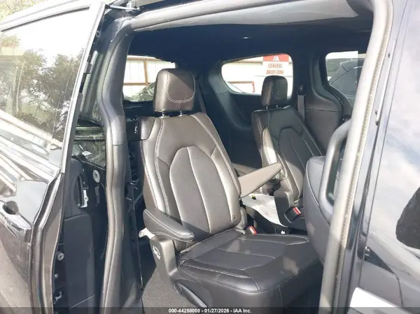 2C4RC1BG4TR188837 2026 CHRYSLER PACIFICA - Image 8