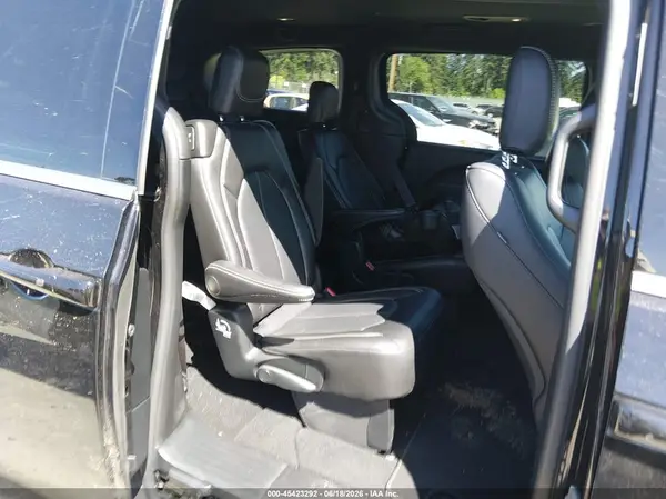 2C4RC1BG4TR193827 2026 CHRYSLER PACIFICA - Image 8