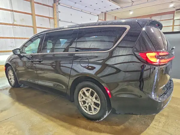 2C4RC1BG4TR201635 2026 CHRYSLER PACIFICA - Image 2