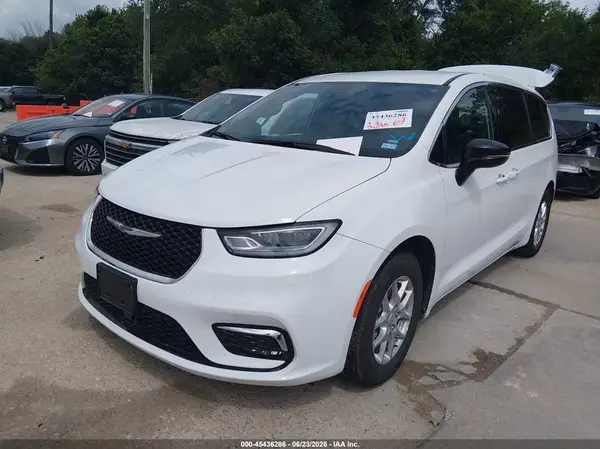 2C4RC1BG4TR204311 2026 CHRYSLER PACIFICA - Image 2