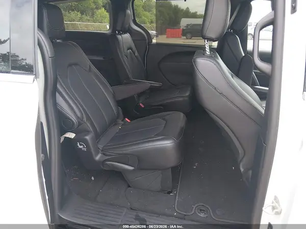 2C4RC1BG4TR204311 2026 CHRYSLER PACIFICA - Image 8