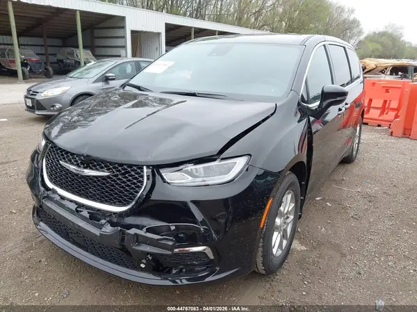 2C4RC1BG4TR235557 2026 CHRYSLER PACIFICA - Image 2