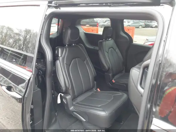2C4RC1BG4TR235557 2026 CHRYSLER PACIFICA - Image 8