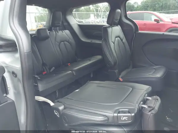2C4RC1BG4TR240144 2026 CHRYSLER PACIFICA - Image 8