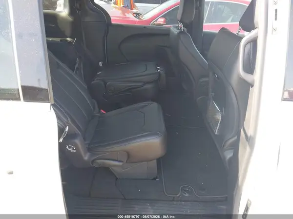 2C4RC1BG4VR572488 2027 CHRYSLER PACIFICA - Image 8