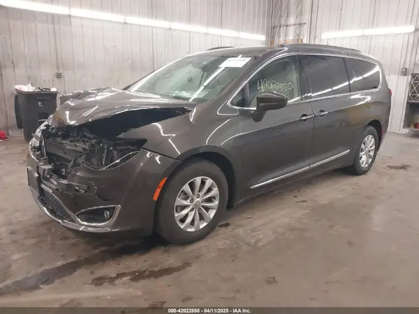 2C4RC1BG5HR503605 2017 CHRYSLER PACIFICA - Image 2