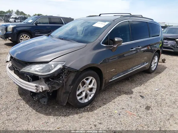 2C4RC1BG5HR506911 2017 CHRYSLER PACIFICA - Image 2