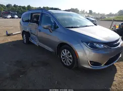2C4RC1BG5HR512868 2017 CHRYSLER PACIFICA