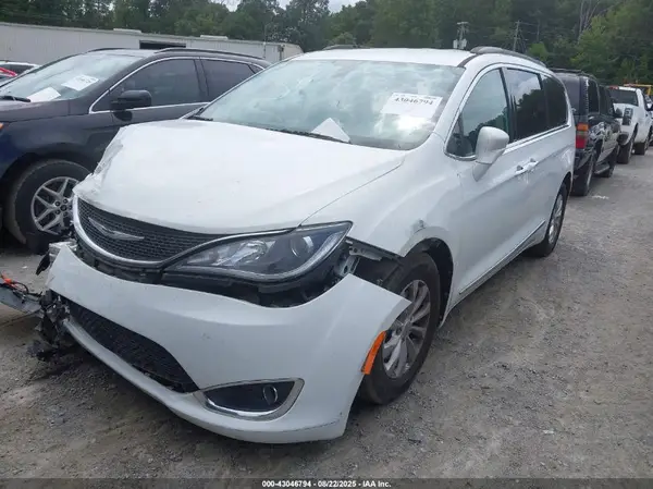 2C4RC1BG5HR523059 2017 CHRYSLER PACIFICA - Image 2