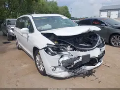2C4RC1BG5HR523532 2017 CHRYSLER PACIFICA