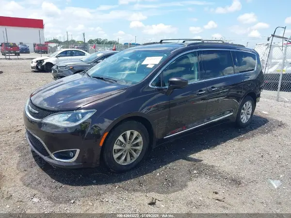 2C4RC1BG5HR527337 2017 CHRYSLER PACIFICA - Image 2