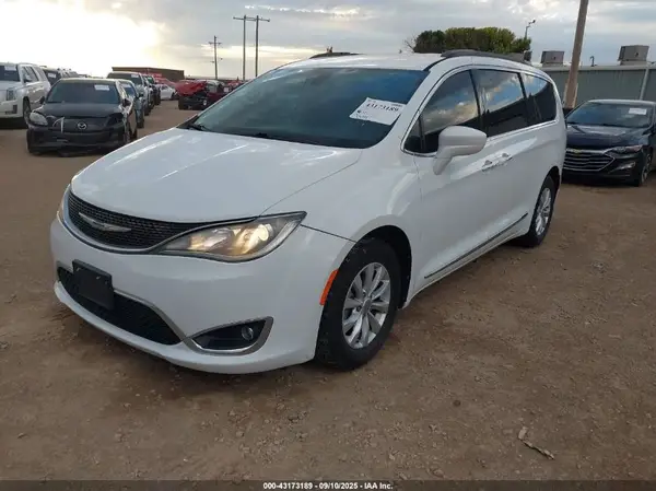 2C4RC1BG5HR527712 2017 CHRYSLER PACIFICA - Image 2