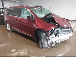 2C4RC1BG5HR528827 2017 CHRYSLER PACIFICA