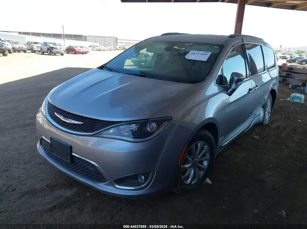 2C4RC1BG5HR532635 2017 CHRYSLER PACIFICA - Image 2