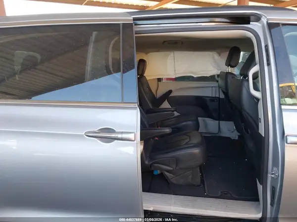 2C4RC1BG5HR532635 2017 CHRYSLER PACIFICA - Image 8