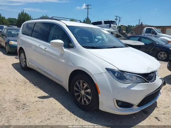 2C4RC1BG5HR533946 2017 CHRYSLER PACIFICA - Image 1