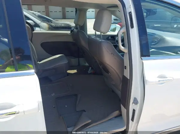 2C4RC1BG5HR533946 2017 CHRYSLER PACIFICA - Image 8