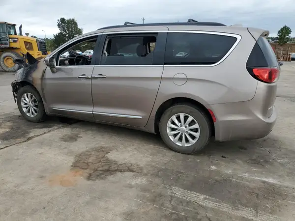 2C4RC1BG5HR535762 2017 CHRYSLER PACIFICA - Image 2