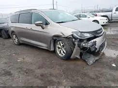 2C4RC1BG5HR535907 2017 CHRYSLER PACIFICA