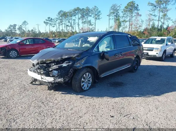 2C4RC1BG5HR539293 2017 CHRYSLER PACIFICA - Image 2