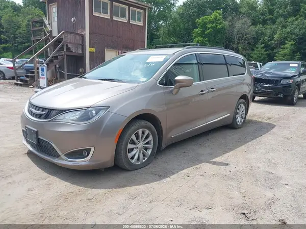 2C4RC1BG5HR540346 2017 CHRYSLER PACIFICA - Image 2
