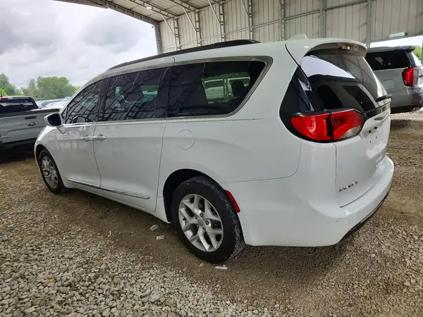 2C4RC1BG5HR541979 2017 CHRYSLER PACIFICA - Image 2