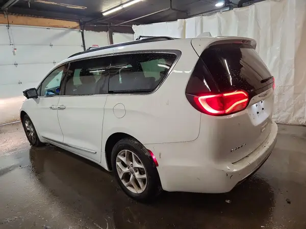 2C4RC1BG5HR543277 2017 CHRYSLER PACIFICA - Image 2