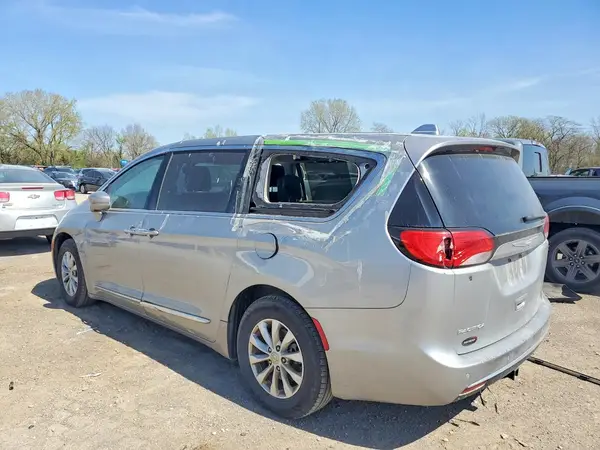 2C4RC1BG5HR543912 2017 CHRYSLER PACIFICA - Image 2