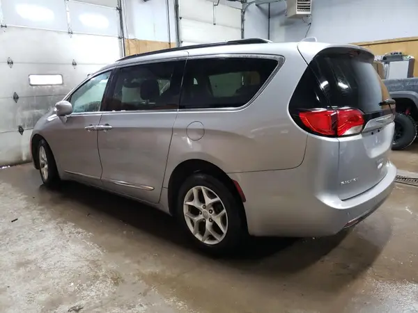 2C4RC1BG5HR552416 2017 CHRYSLER PACIFICA - Image 2