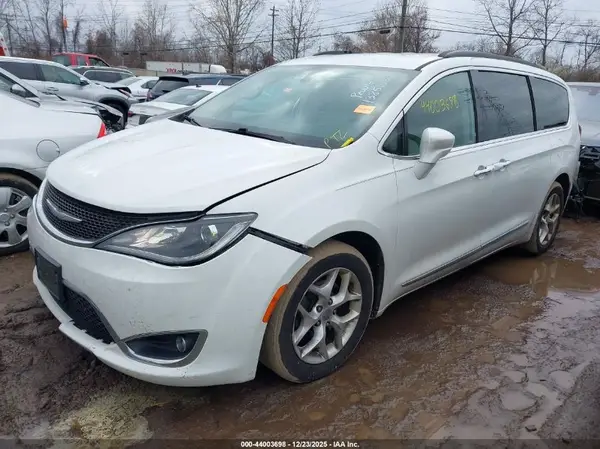 2C4RC1BG5HR553274 2017 CHRYSLER PACIFICA - Image 2