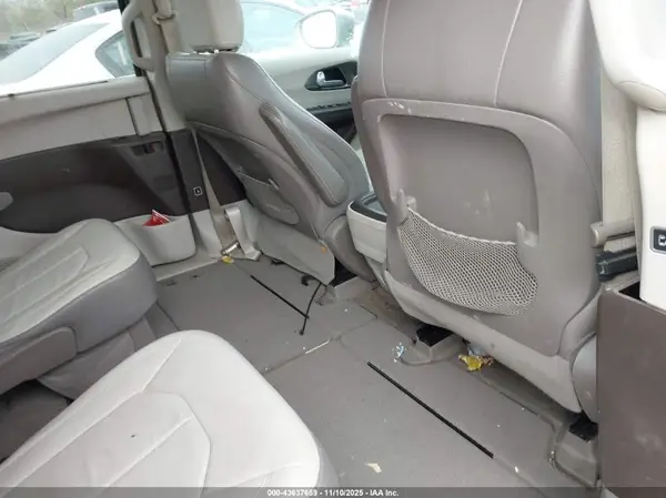 2C4RC1BG5HR561214 2017 CHRYSLER PACIFICA - Image 8