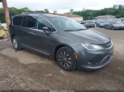 2C4RC1BG5HR569460 2017 CHRYSLER PACIFICA