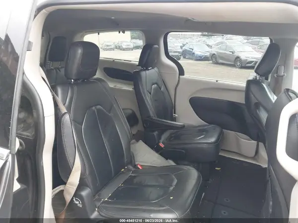 2C4RC1BG5HR569460 2017 CHRYSLER PACIFICA - Image 8