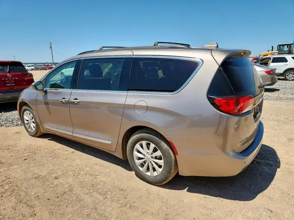 2C4RC1BG5HR569605 2017 CHRYSLER PACIFICA - Image 2