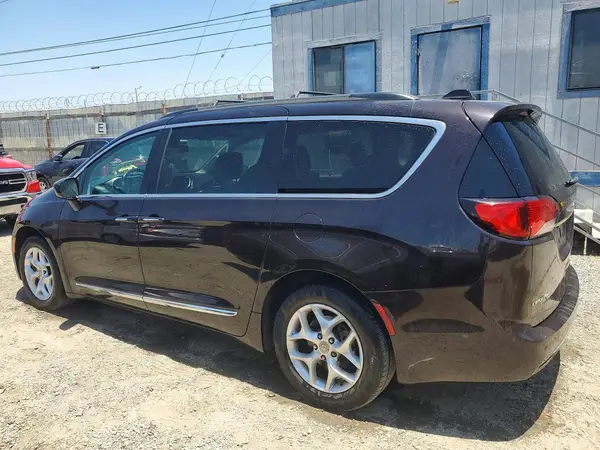 2C4RC1BG5HR571015 2017 CHRYSLER PACIFICA - Image 2