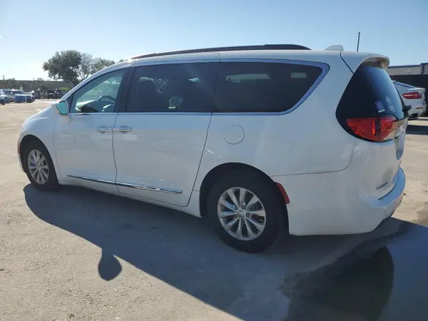 2C4RC1BG5HR576411 2017 CHRYSLER PACIFICA - Image 2