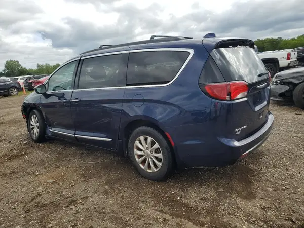 2C4RC1BG5HR576764 2017 CHRYSLER PACIFICA - Image 2