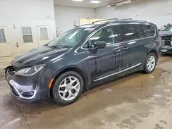 2C4RC1BG5HR587988 2017 CHRYSLER PACIFICA