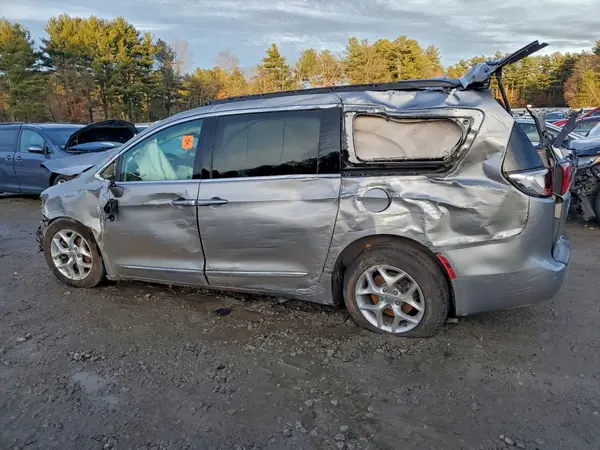 2C4RC1BG5HR588011 2017 CHRYSLER PACIFICA - Image 2