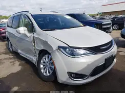 2C4RC1BG5HR592382 2017 CHRYSLER PACIFICA