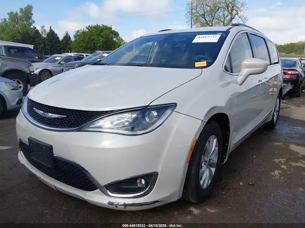 2C4RC1BG5HR592382 2017 CHRYSLER PACIFICA - Image 2