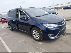 2C4RC1BG5HR610038 2017 CHRYSLER PACIFICA