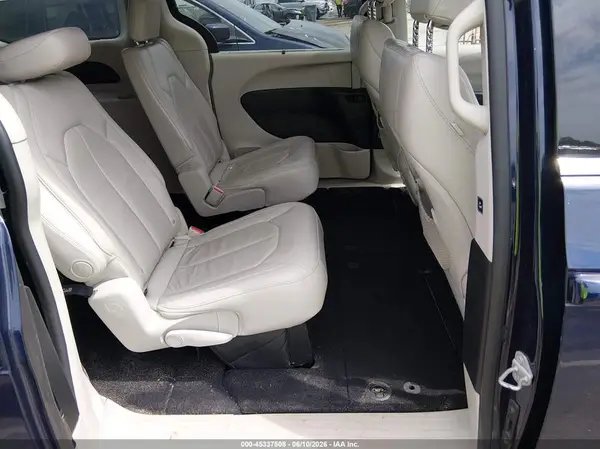 2C4RC1BG5HR610038 2017 CHRYSLER PACIFICA - Image 8