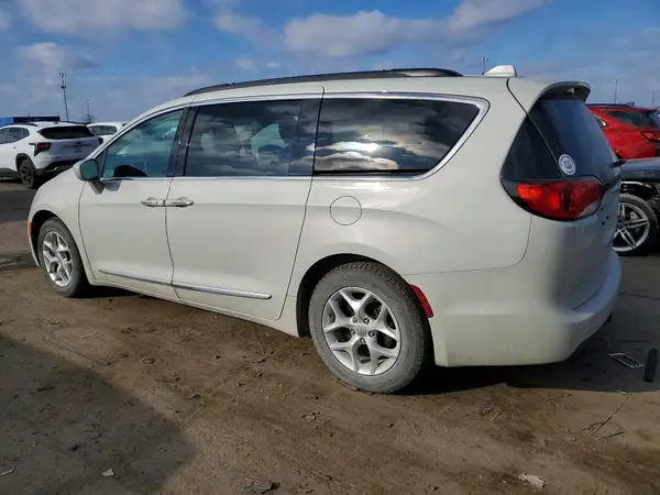 2C4RC1BG5HR611139 2017 CHRYSLER PACIFICA - Image 2