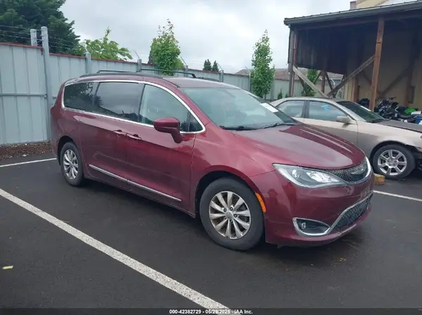 2C4RC1BG5HR613215 2017 CHRYSLER PACIFICA - Image 1