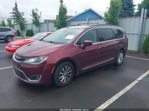 2C4RC1BG5HR613215 2017 CHRYSLER PACIFICA - Image 2